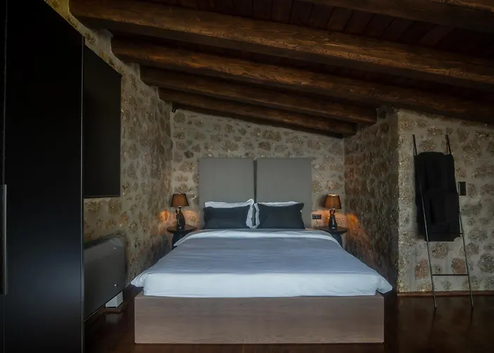 Chalet Heartbeat 5 *